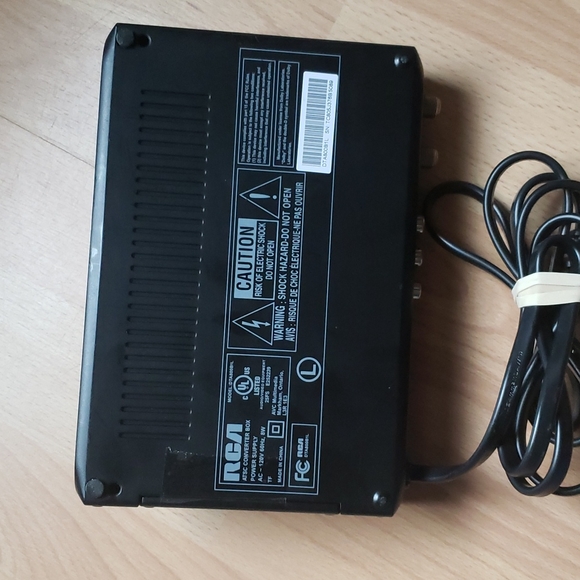 RCA HD DTV Digital to Analog TV Converter Box DTA800B1L NO REMOTE - Picture 3 of 5
